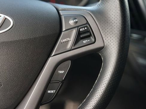 Used 2016 Hyundai Veloster Turbo FWD image 21