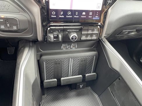 New 2026 RAM 2500 Laramie w/ Night Edition AWD/4WD image 18