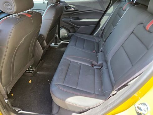 Used 2025 Chevrolet Trax RS w/ Sunroof Package FWD image 8