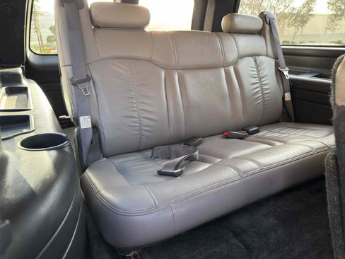 Used 2001 Chevrolet Suburban 2500 LT w/ LT Preferred Equipment Group image 56
