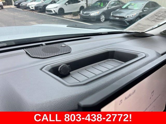 Used 2024 Toyota Tundra Limited AWD/4WD image 21