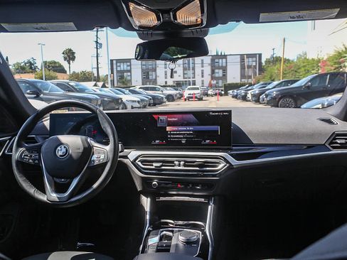 Used 2023 BMW i4 eDrive40 RWD image 19