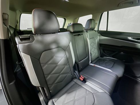 New 2026 Volkswagen Atlas Peak Edition image 27