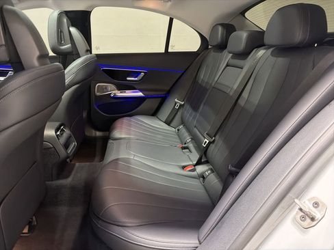 Used 2025 Mercedes-Benz E 350 4MATIC Sedan w/ Multicontour Seating Package image 32