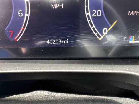 Used 2023 Jeep Grand Cherokee Laredo RWD image 14