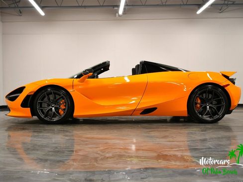 Used 2023 McLaren 720S Spider image 6