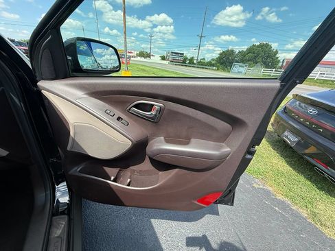 Used 2015 Hyundai Tucson GLS w/ Option Group 02 FWD image 22