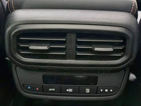 Used 2025 Honda Pilot TrailSport image 35