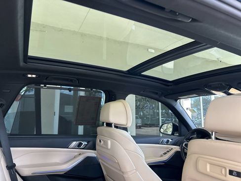 Used 2022 BMW X5 xDrive40i w/ M Sport Package AWD/4WD image 35