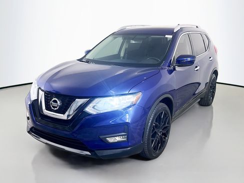 Used 2017 Nissan Rogue SV FWD image 4
