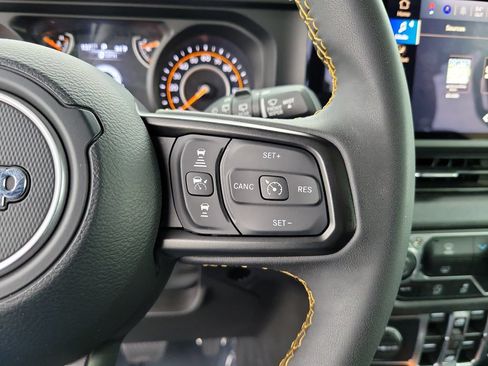 Used 2024 Jeep Wrangler Unlimited Sport AWD/4WD image 25