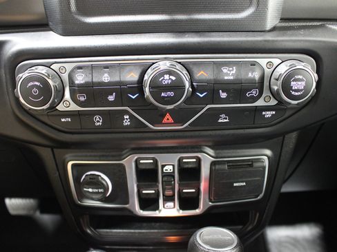 Used 2021 Jeep Gladiator Sport AWD/4WD image 16