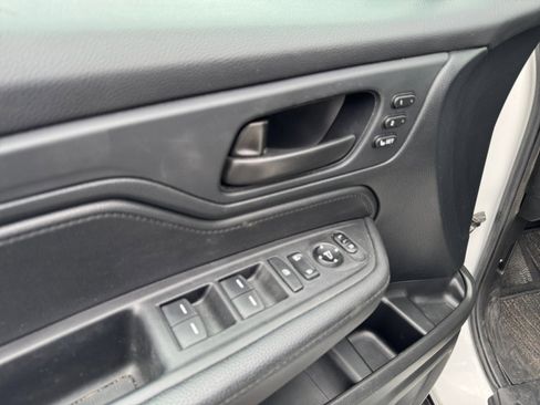 Used 2023 Honda Odyssey EX-L image 11