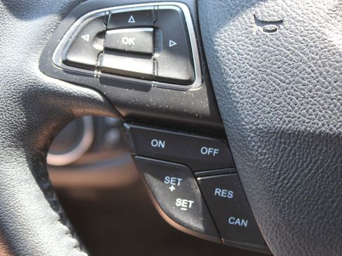 Used 2017 Ford Escape Titanium FWD image 25