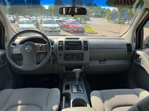Used 2006 Nissan Frontier SE w/ (P01) Power Pkg RWD image 12