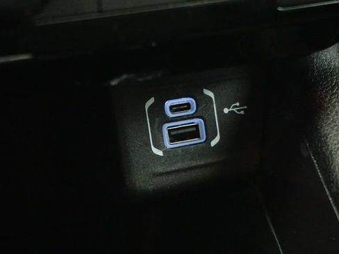 Certified 2024 Jeep Compass Latitude image 31