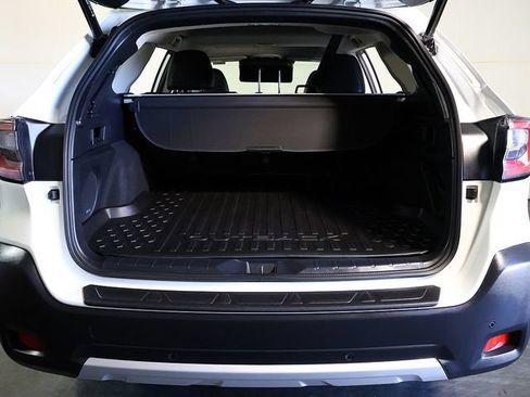 Used 2025 Subaru Outback Limited AWD/4WD image 29