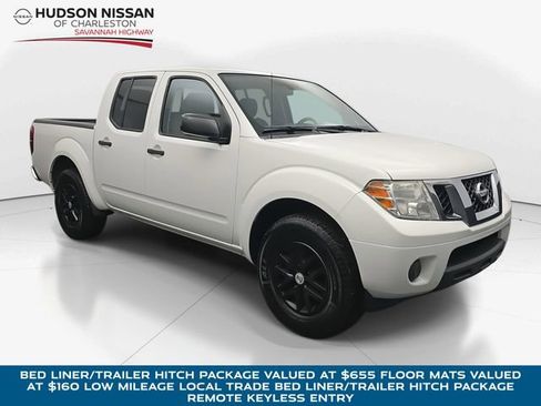 Used 2019 Nissan Frontier SV image 1