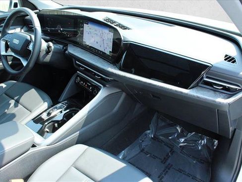 Used 2025 Audi Q5 Premium Plus w/ Premium Plus AWD/4WD image 27