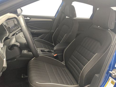 Used 2024 Volkswagen Jetta Sport image 17