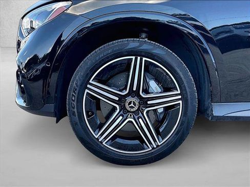 Used 2024 Mercedes-Benz GLC 300 4MATIC image 10