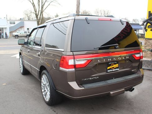 Used 2015 Lincoln Navigator 4WD image 2