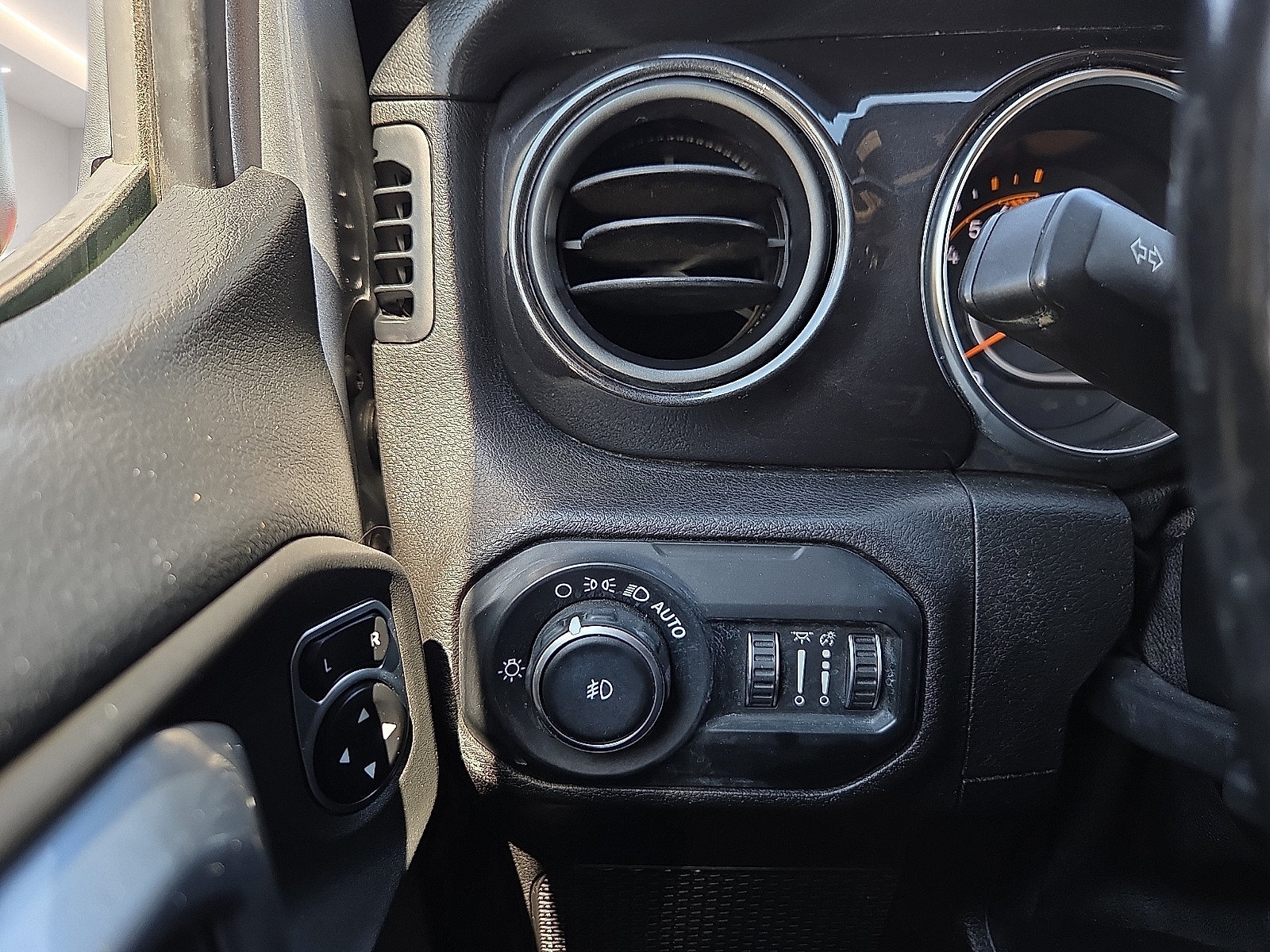 Used 2020 Jeep Wrangler Unlimited Sport AWD/4WD image 20