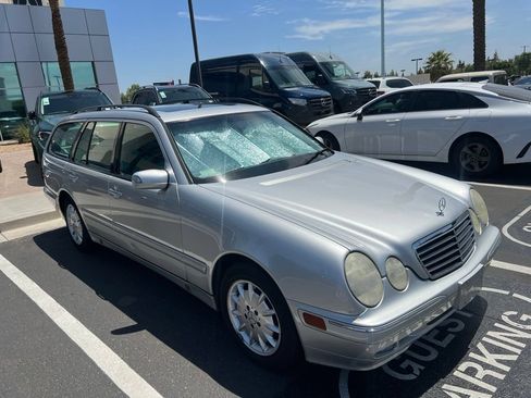 Used 2002 Mercedes-Benz E 320 Wagon image 2