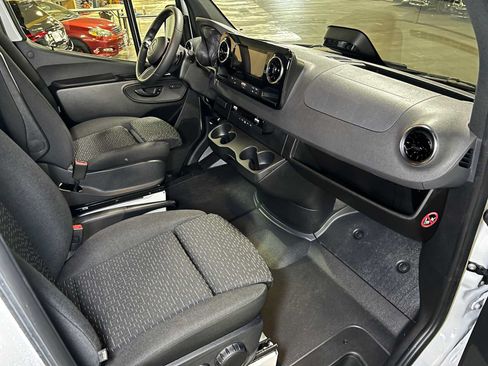 Used 2026 Mercedes-Benz Sprinter 2500 image 11