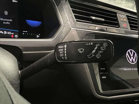 Used 2023 Volkswagen Tiguan SE R-Line image 24
