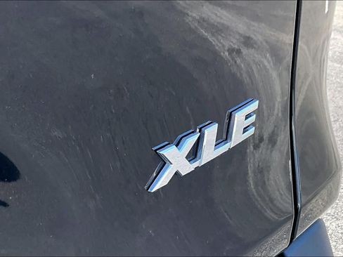 Used 2024 Toyota RAV4 XLE FWD image 10