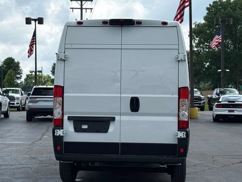 Used 2023 RAM ProMaster 2500 w/ Convenience Group FWD image 10