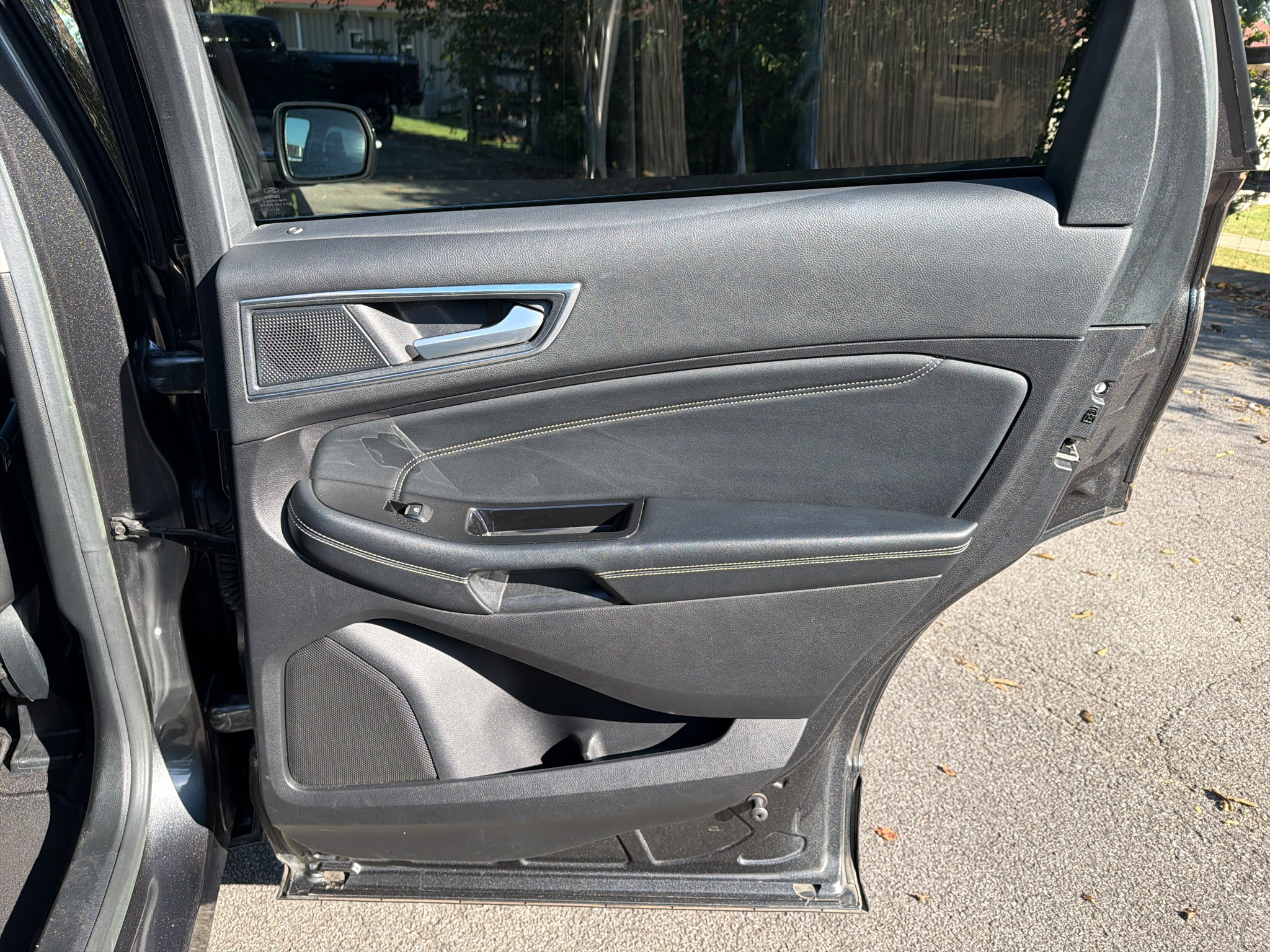 Used 2020 Ford Edge Titanium FWD image 24