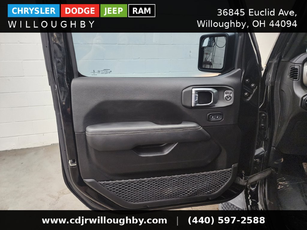 Used 2023 Jeep Wrangler Unlimited Sahara w/ Cold Weather Group AWD/4WD image 11