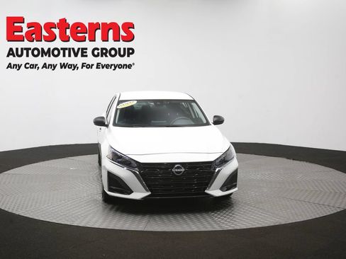 Used 2025 Nissan Altima 2.5 SV FWD image 49