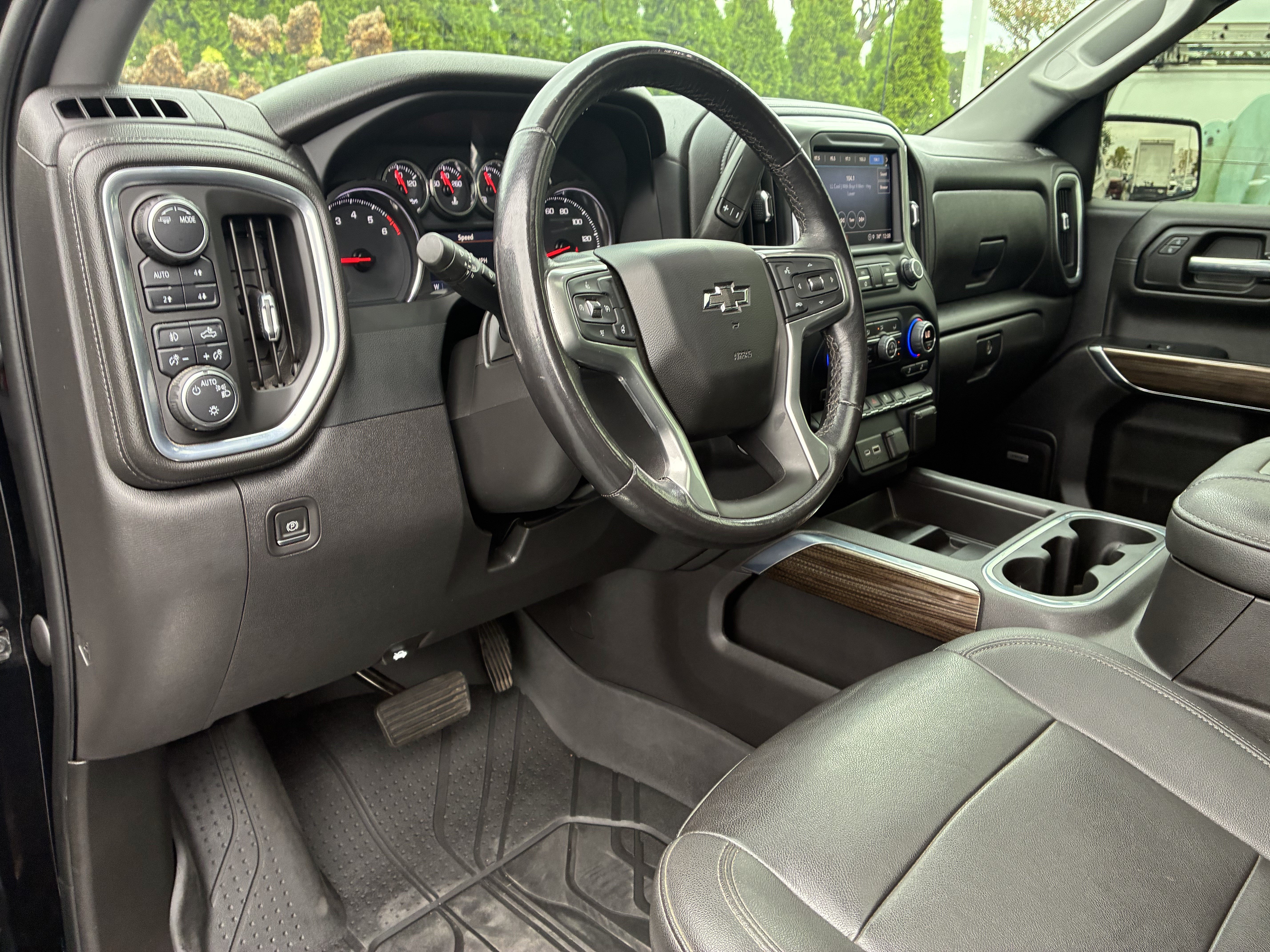 Used 2022 Chevrolet Silverado 1500 RST w/ Convenience Package II AWD/4WD image 23