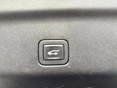 Used 2024 Chevrolet Tahoe Z71 w/ Z71 Off-Road Package image 20