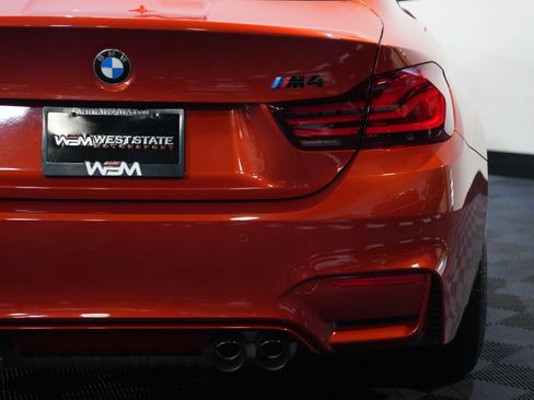 Used 2020 BMW M4 Coupe w/ Competition Package RWD image 17