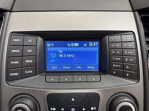 Used 2018 Ford Taurus SEL image 13