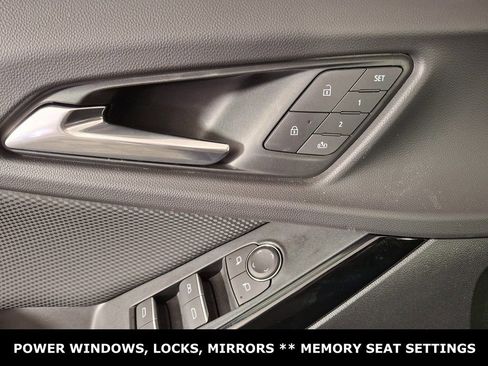 Used 2025 Chevrolet Equinox RS w/ Safety and Technology Package image 24