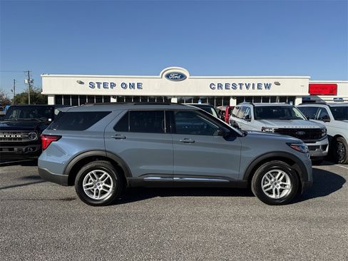 Certified 2025 Ford Explorer Active image 4