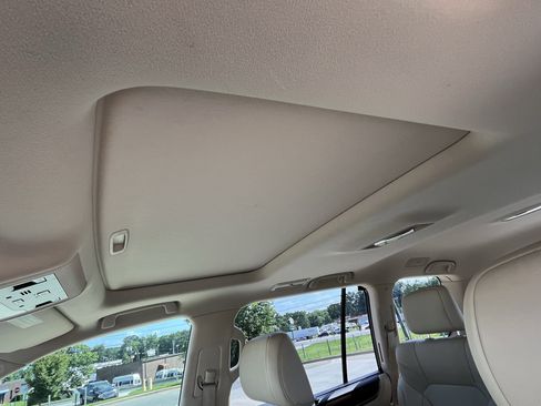 Used 2021 Lexus LX 570 4WD w/ Luxury Package image 27