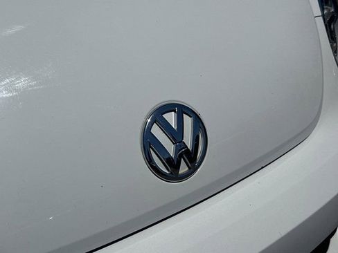 Used 2017 Volkswagen Beetle 1.8T S FWD image 13