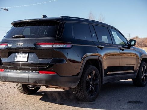 Used 2023 Jeep Grand Cherokee L Laredo image 5