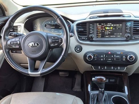 Used 2017 Kia Sorento EX AWD/4WD image 30