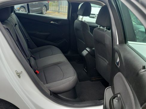 Used 2017 Chevrolet Cruze LT FWD image 20