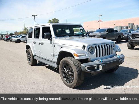 Used 2022 Jeep Wrangler Unlimited Sahara w/ Cold Weather Group image 8