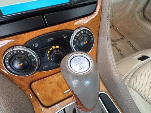 Used 2004 Mercedes-Benz SL 500 image 27