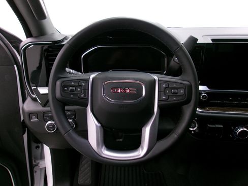 Certified 2023 GMC Sierra 1500 SLE w/ Preferred Package image 7