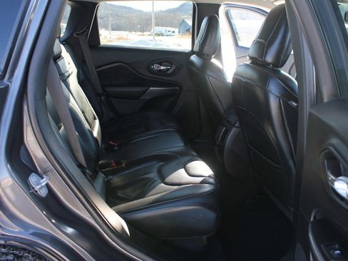 Used 2019 Jeep Cherokee Limited w/ Luxury Group image 36